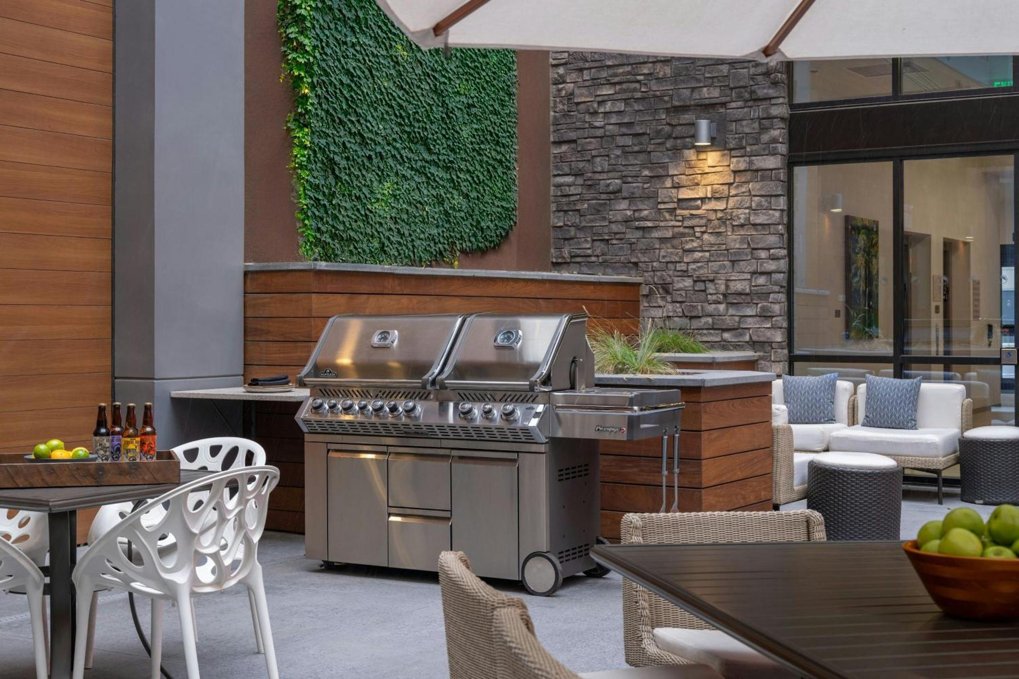 Springhill Suites By Marriott Colorado Springs Downtown Esterno foto